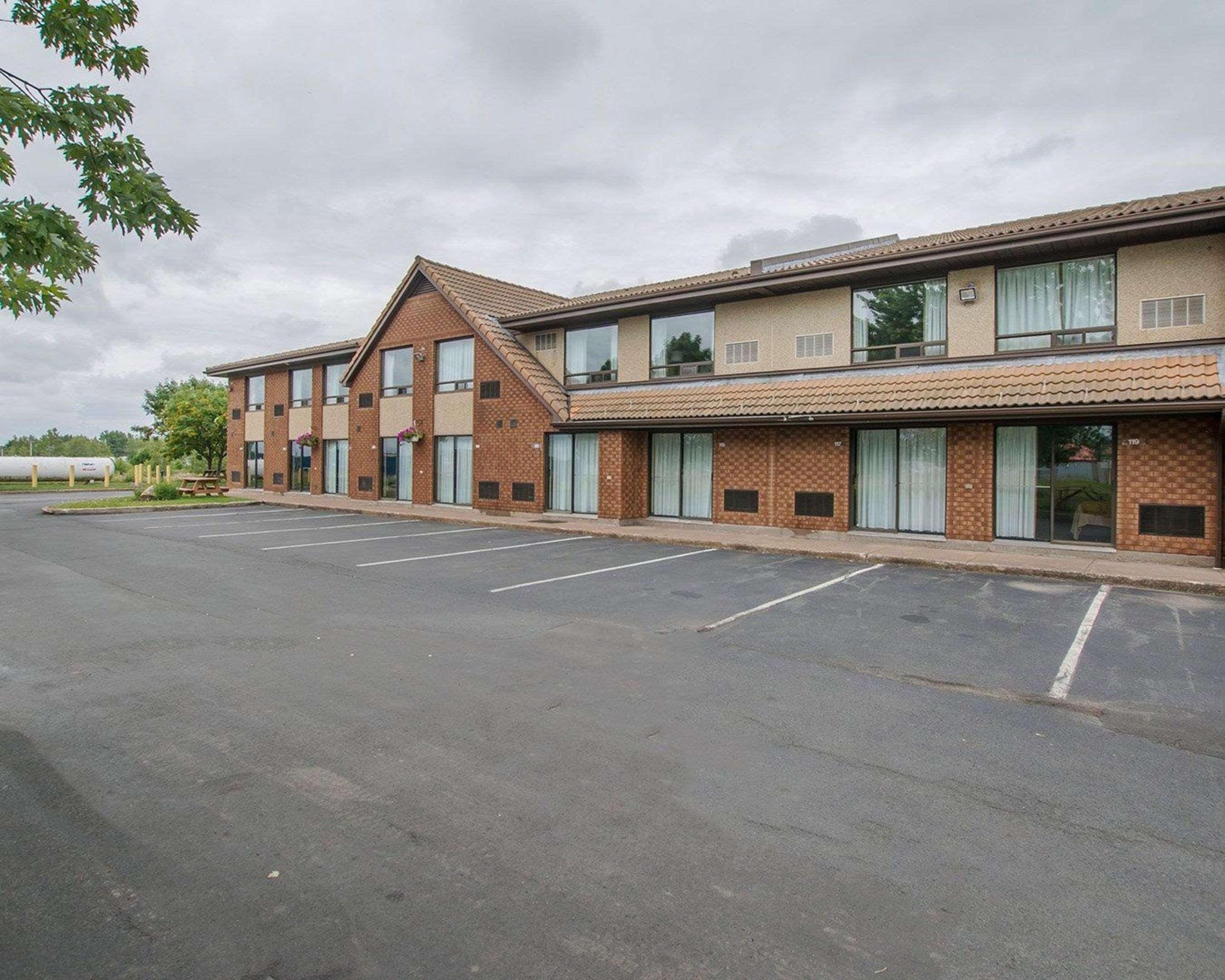 Comfort Inn Amherst Exterior photo